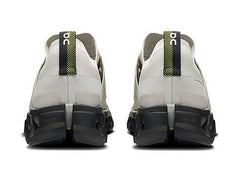 On Cloudswift 4 "Wolf / Black"