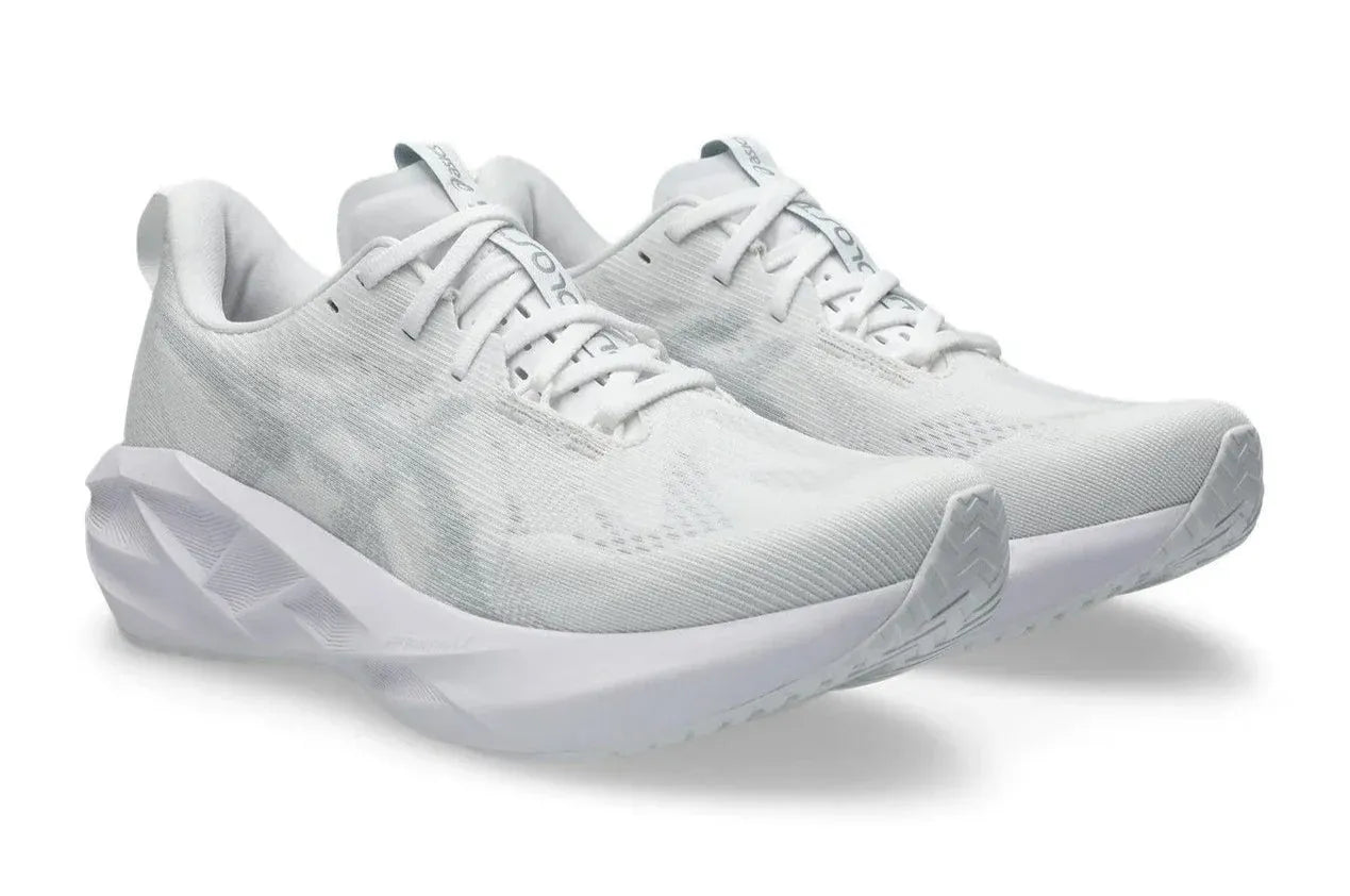 Asics Novablast 5 'White / Piedmont Grey'